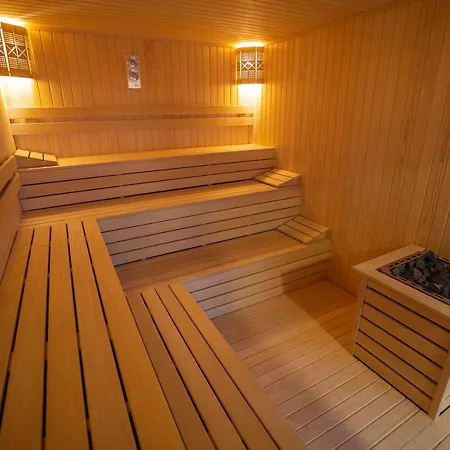 Live Hotel