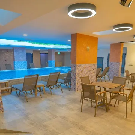 Live Hotel