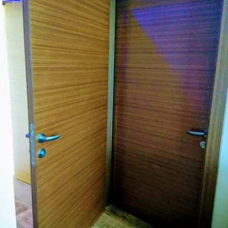 Live Hotel 3*